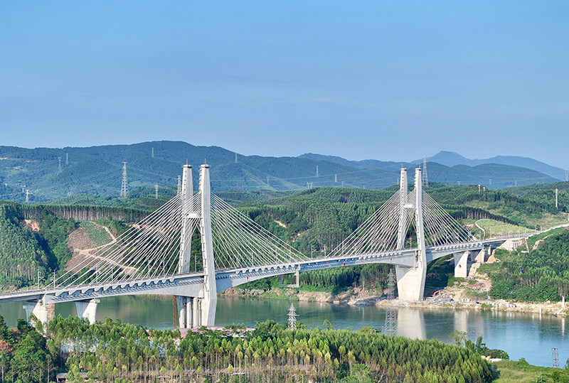 1.1大橋空境：六律邕江特大橋.jpg